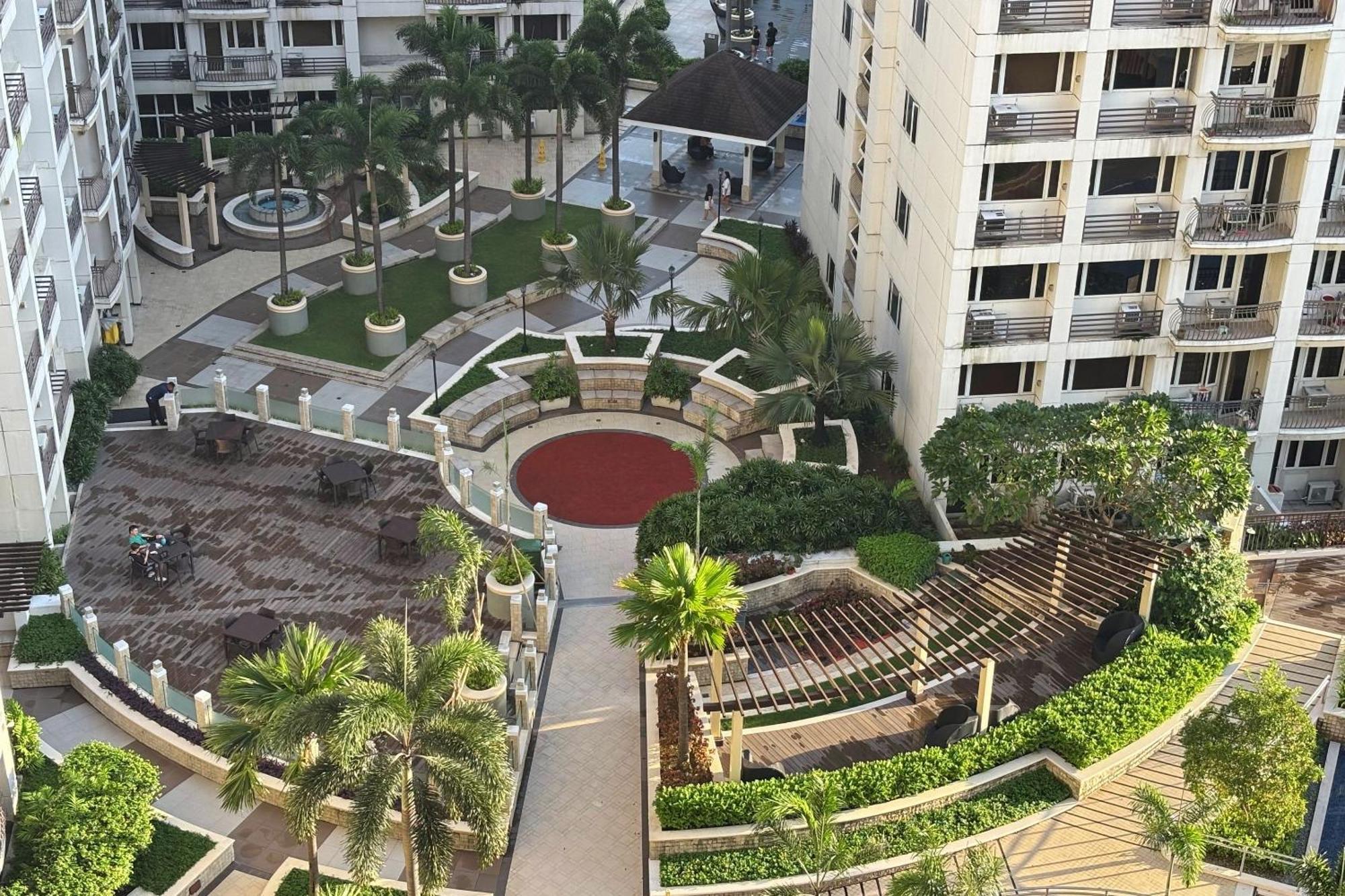 Extremeli Suites Manila Powered By Cocotel Exterior photo