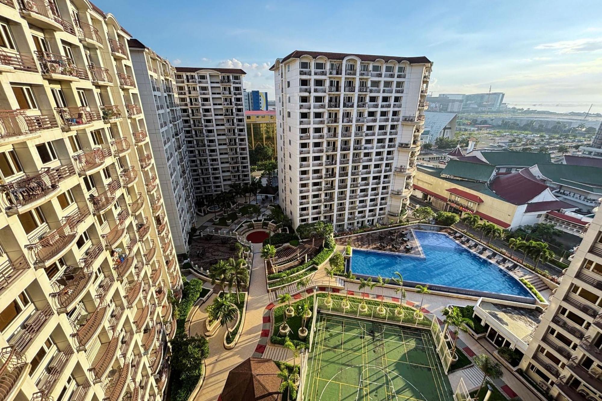 Extremeli Suites Manila Powered By Cocotel Exterior photo