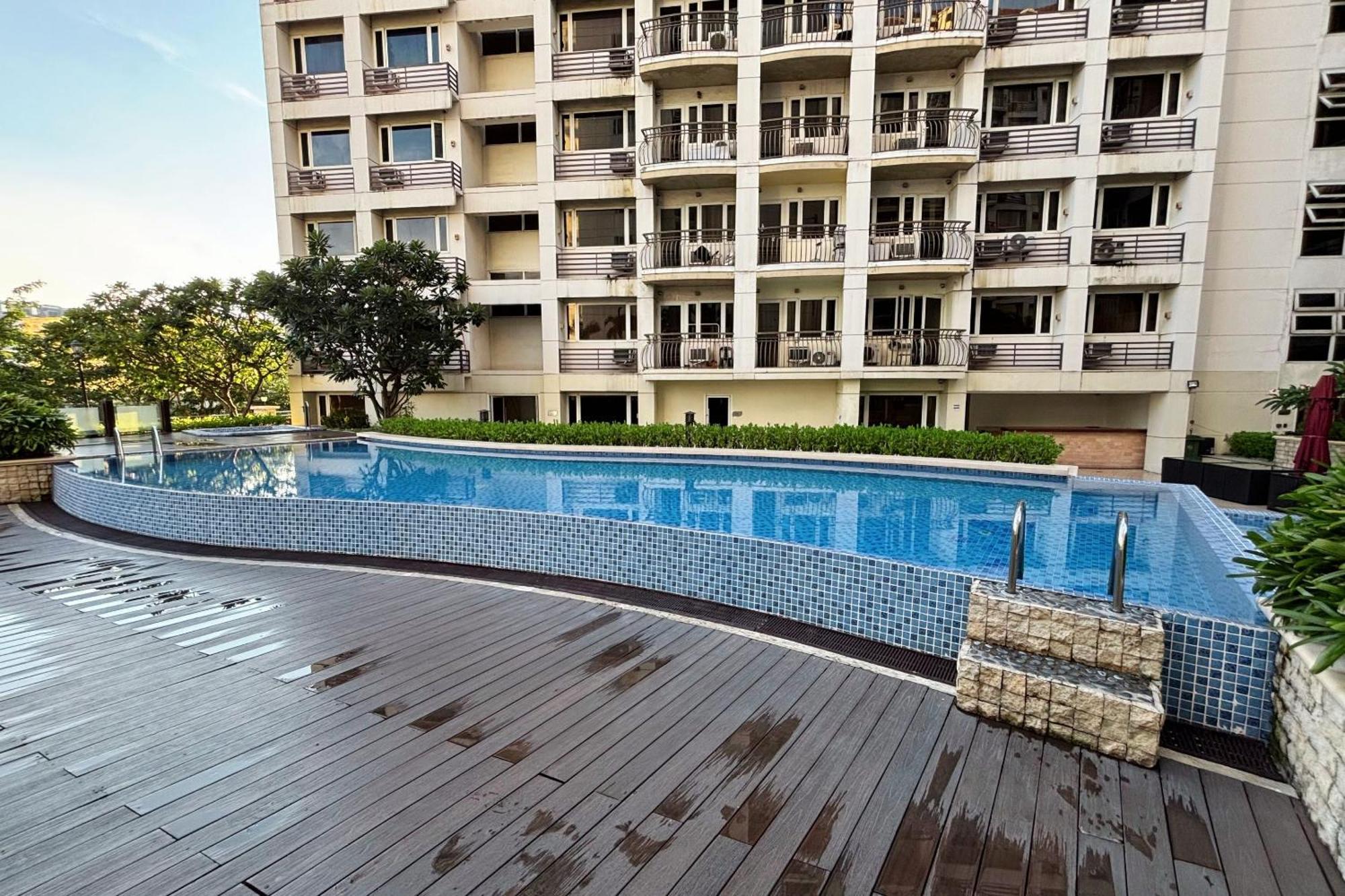 Extremeli Suites Manila Powered By Cocotel Exterior photo
