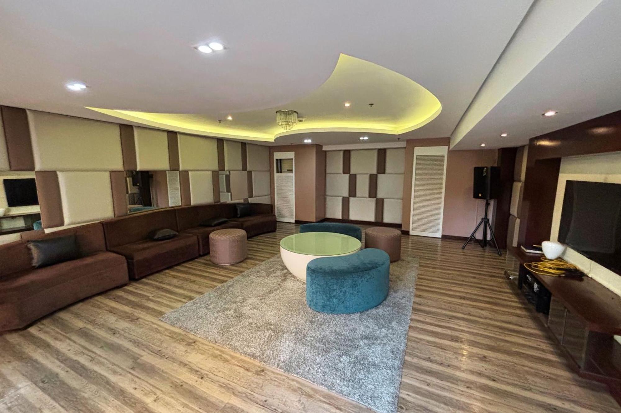 Extremeli Suites Manila Powered By Cocotel Exterior photo