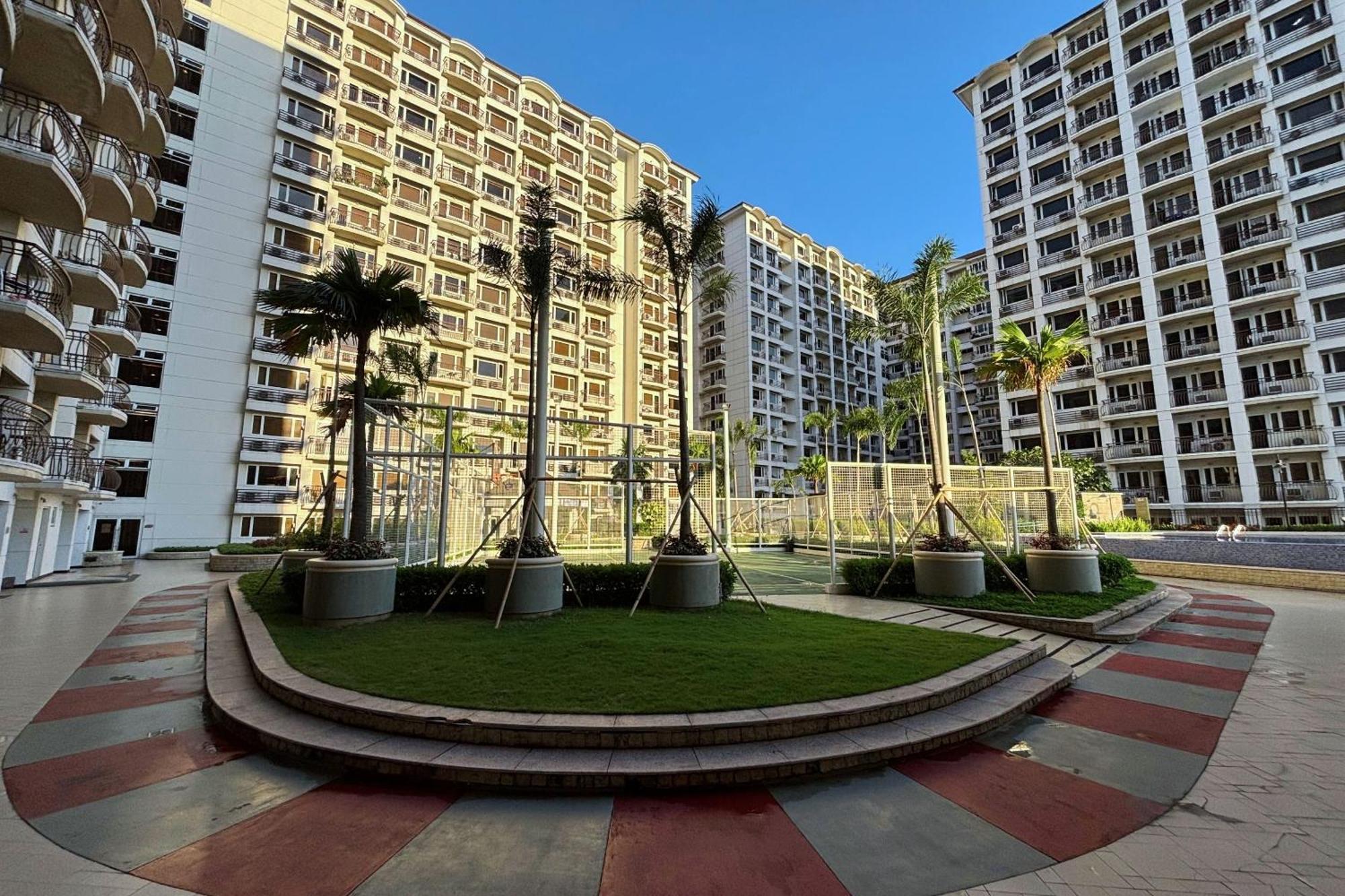 Extremeli Suites Manila Powered By Cocotel Exterior photo