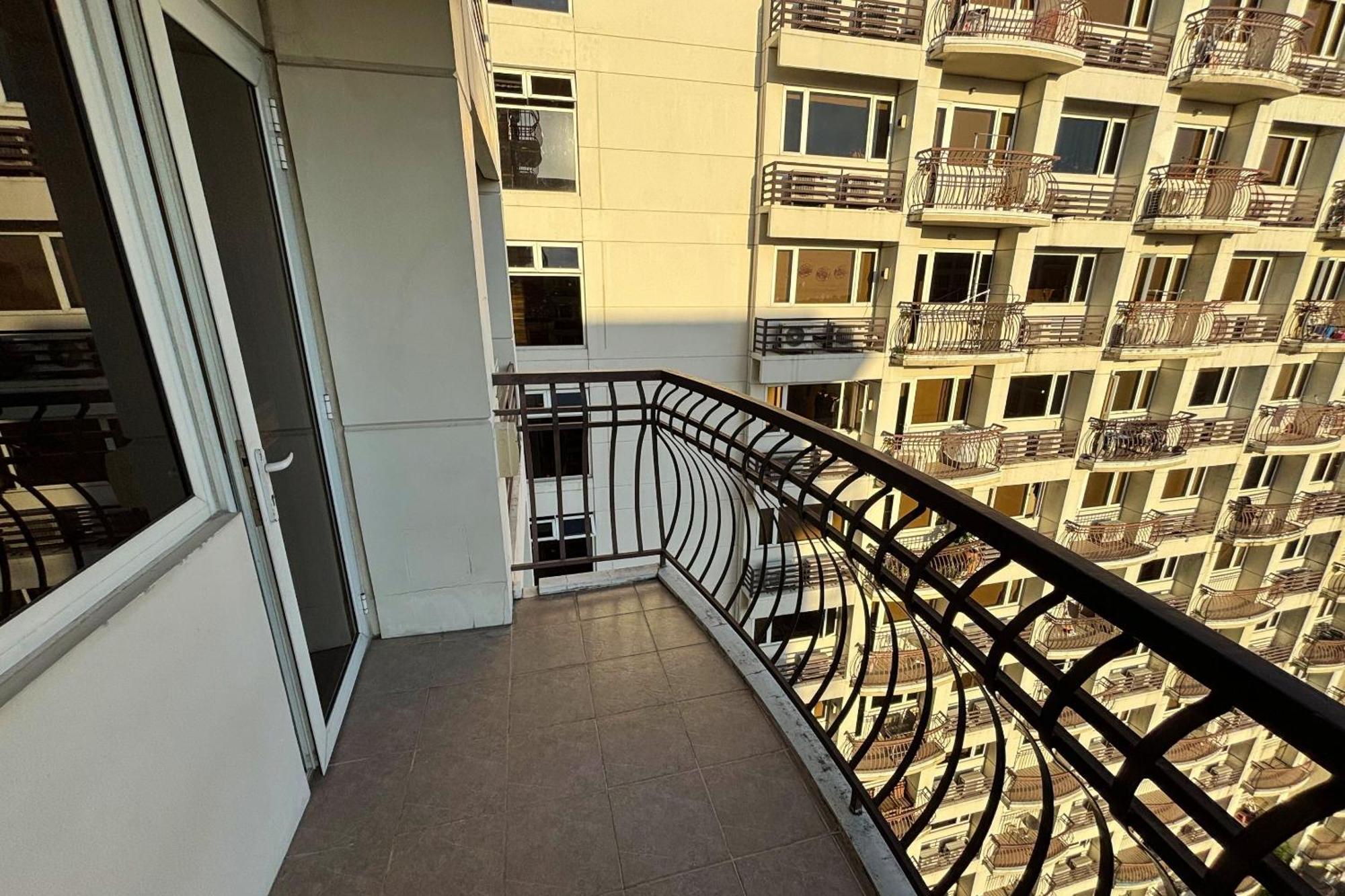 Extremeli Suites Manila Powered By Cocotel Exterior photo