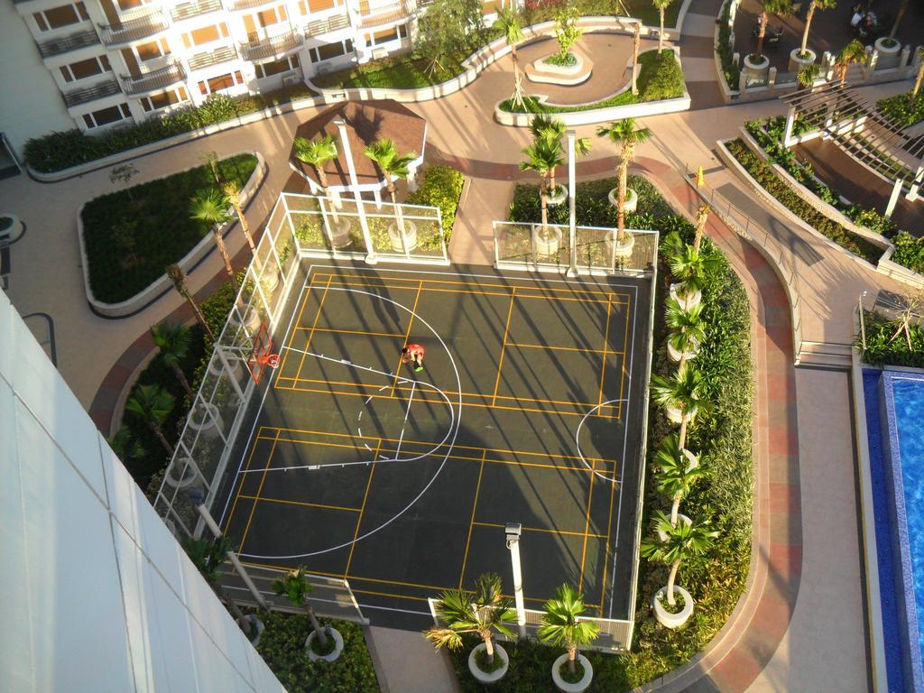 Extremeli Suites Manila Powered By Cocotel Exterior photo